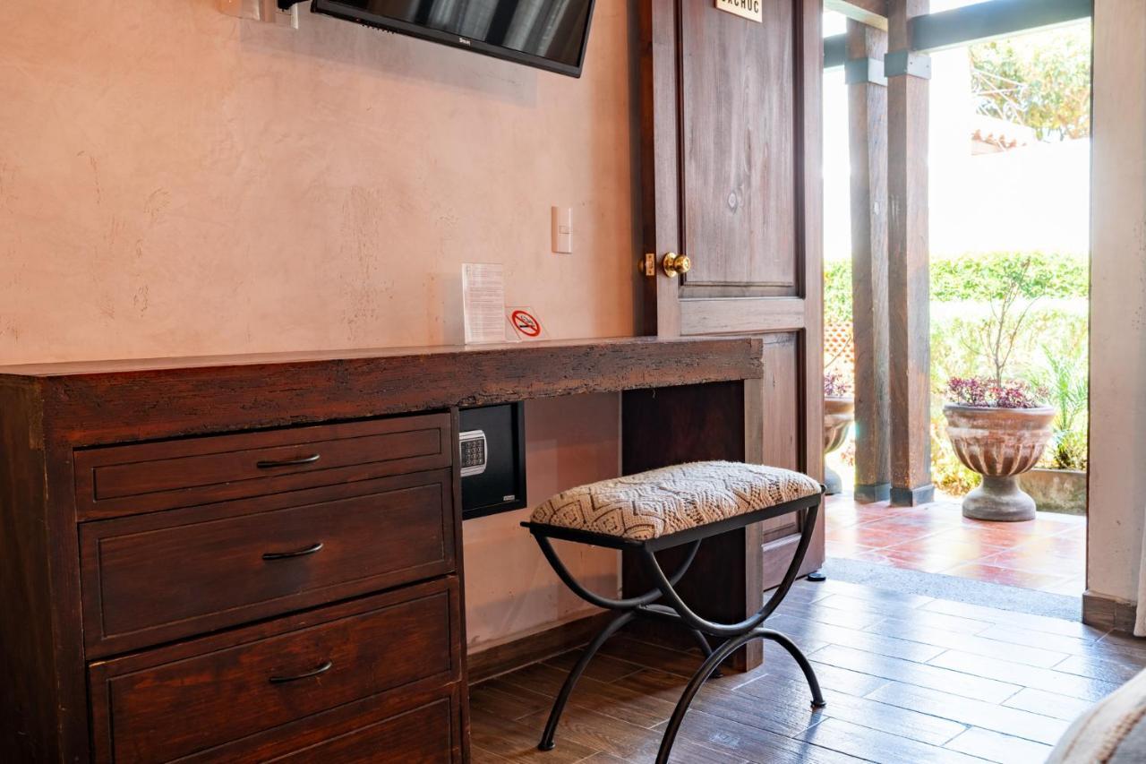 Yox Hotel Boutique San Cristóbal de Las Casas Εξωτερικό φωτογραφία A yuyu stool